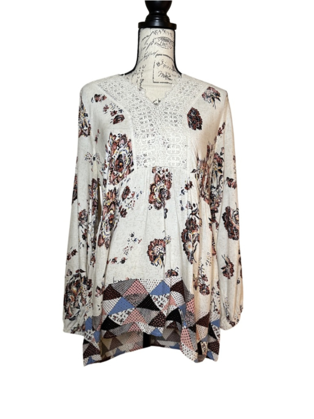 Maurices Size Medium Boho Crochet Lace Floral and Patchwork Cream Blouse